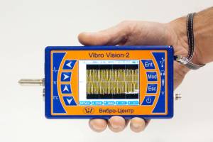 Прибор Vibro Vision-2 в руке